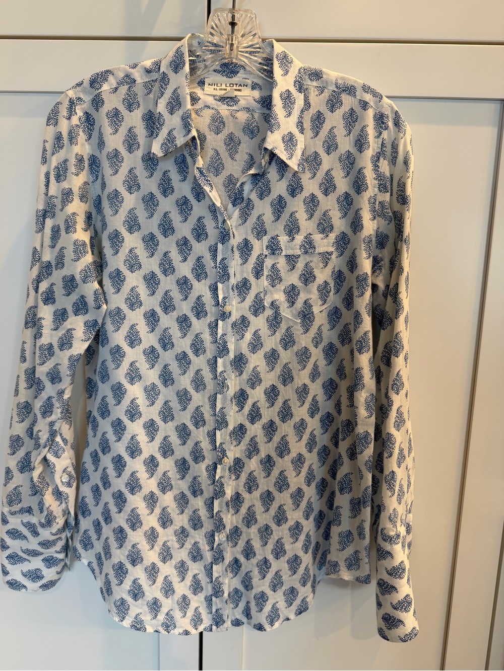 NILI LOTAN PAISLEY PRINT BUTTON DOWN
XS.   Orig $225